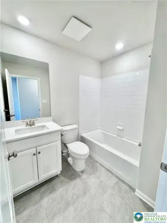 $3,200 | 1077 Meadowlark Drive, Fogelsville, PA 18051