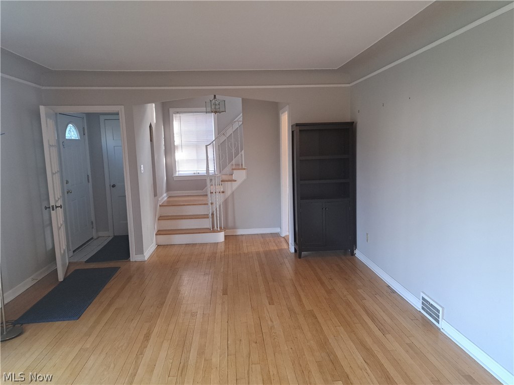 2444 Saybrook Road Cleveland, OH 44118 - Photo 4 of 20