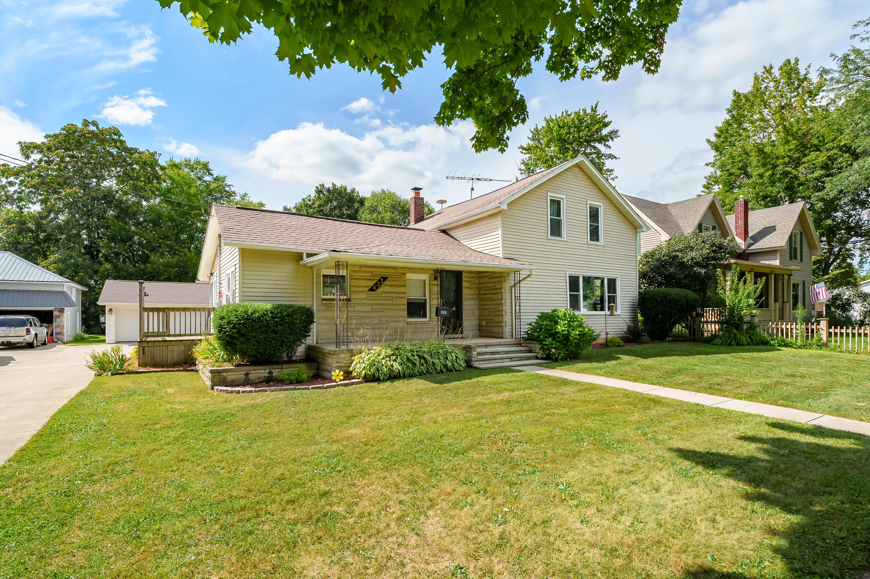 623 North Main Street Bellevue, MI 49021 - Photo 1 of 37 Main St 623 Bellevue 49021-1