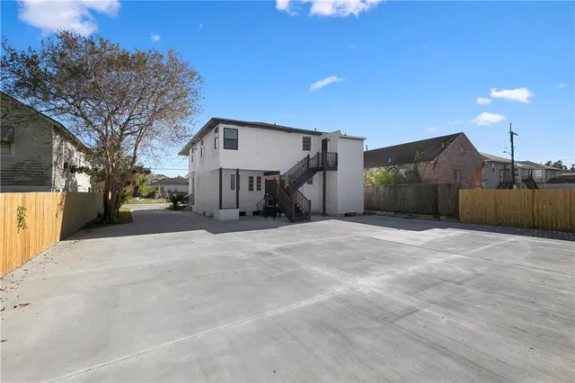 $2,200 | 2908 Audubon Street, Unit 1A, New Orleans, LA 70125