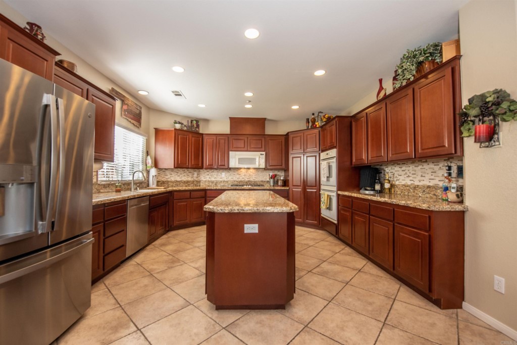 28288 Deep Canyon Drive Escondido, CA 92026 - Photo 22 of 75