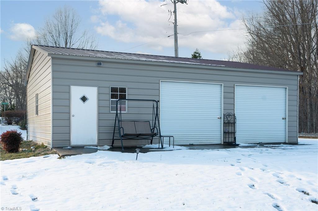 126 Crystal Ridge Drive Lexington, NC 27295 - Photo 3 of 32