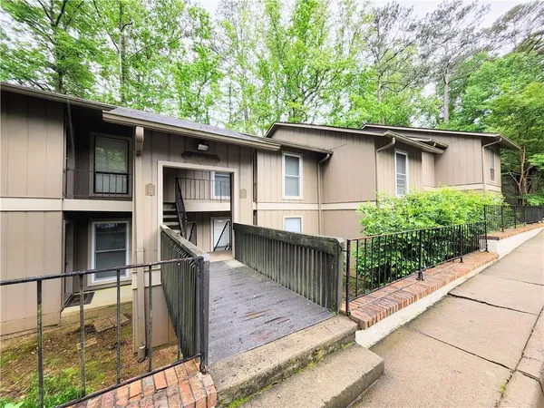 $209,900 | 8740 Roswell Road, Unit 9D, Atlanta, GA 30350