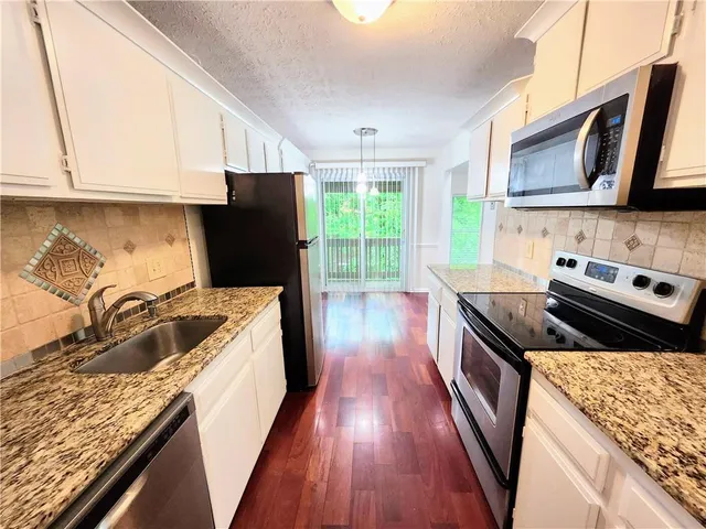 $209,900 | 8740 Roswell Road, Unit 9D, Atlanta, GA 30350
