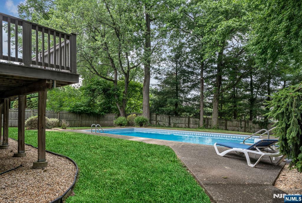 12 Jason Woods Road Closter, NJ 07624 - Photo 33 of 36