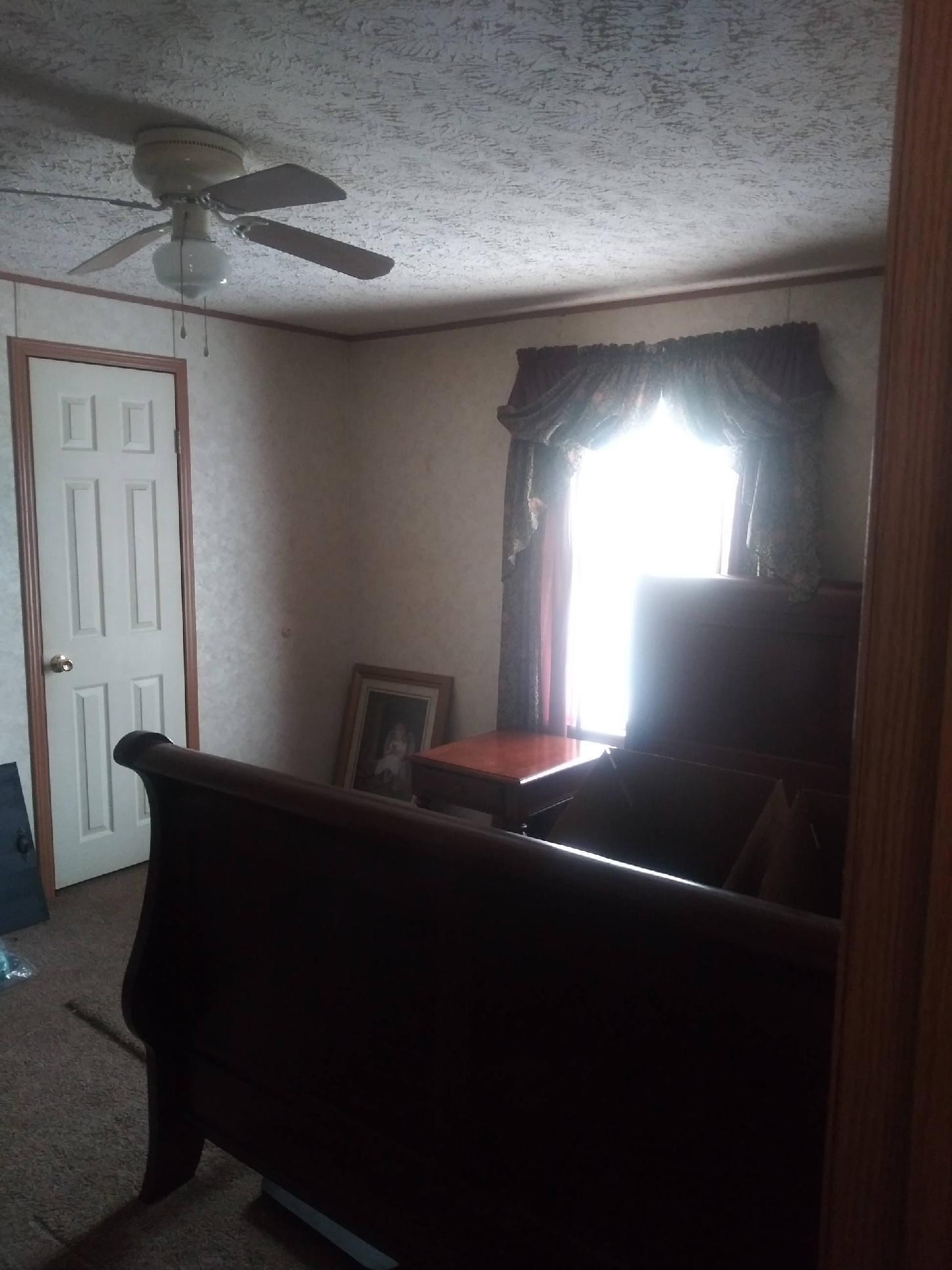 2401 Reed Springs Road Philadelphia, TN 37846 - Photo 15 of 20 a room with a bed and a window