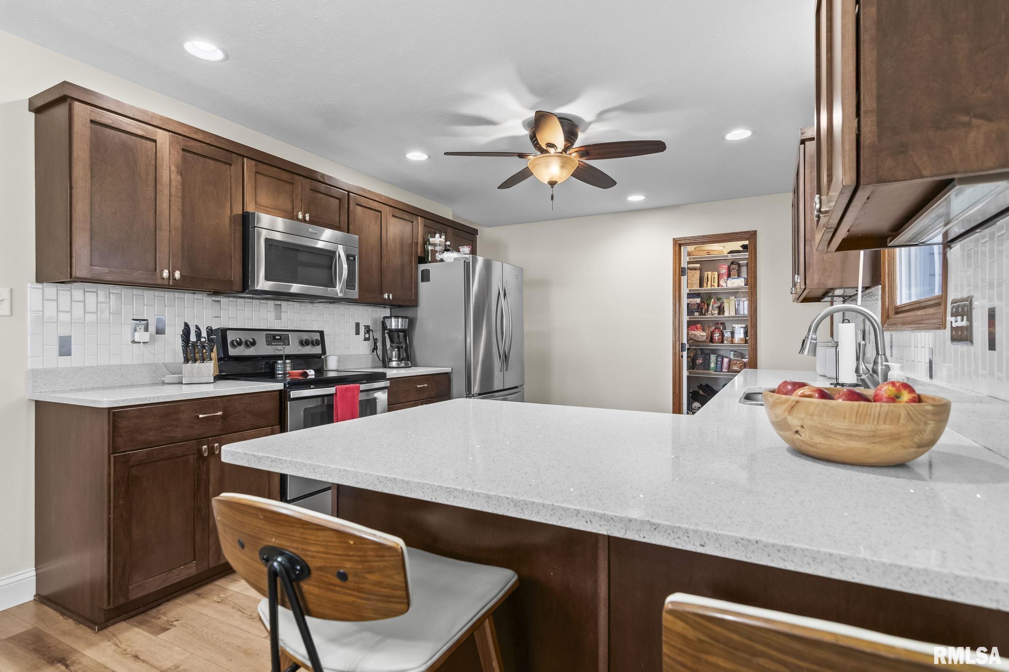 1035 Oakbrook Avenue Chatham, IL 62629 - Photo 11 of 36