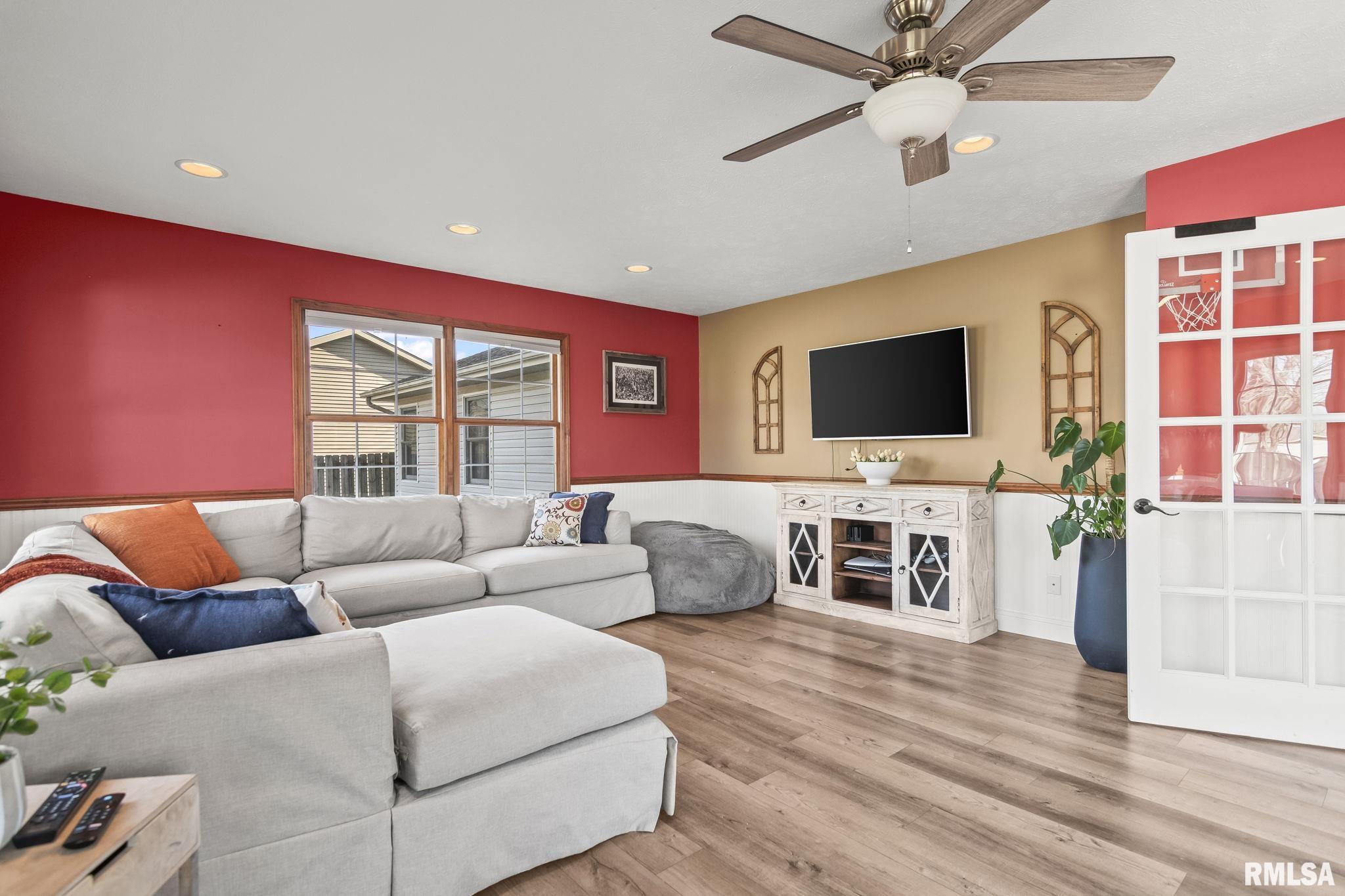 1035 Oakbrook Avenue Chatham, IL 62629 - Photo 14 of 36