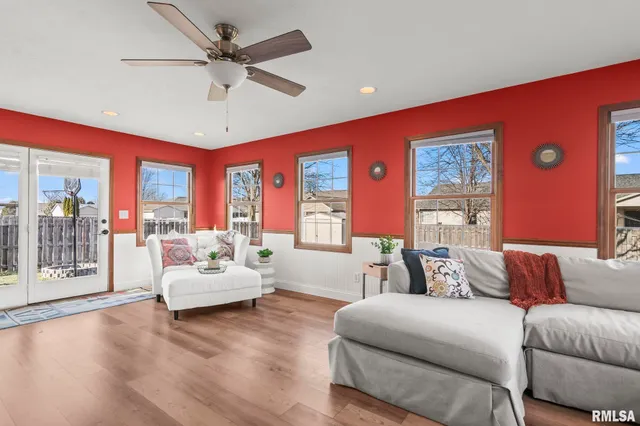 $325,000 | 1035 Oakbrook Avenue, Chatham, IL 62629