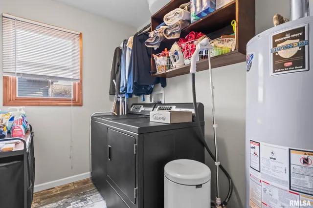 $325,000 | 1035 Oakbrook Avenue, Chatham, IL 62629