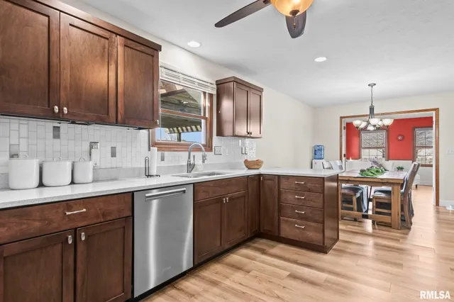 $325,000 | 1035 Oakbrook Avenue, Chatham, IL 62629