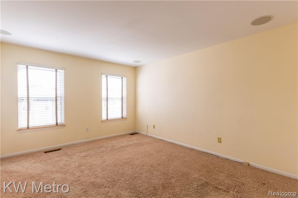 2652 Crooks Road Royal Oak, MI 48073 - Photo 18 of 22