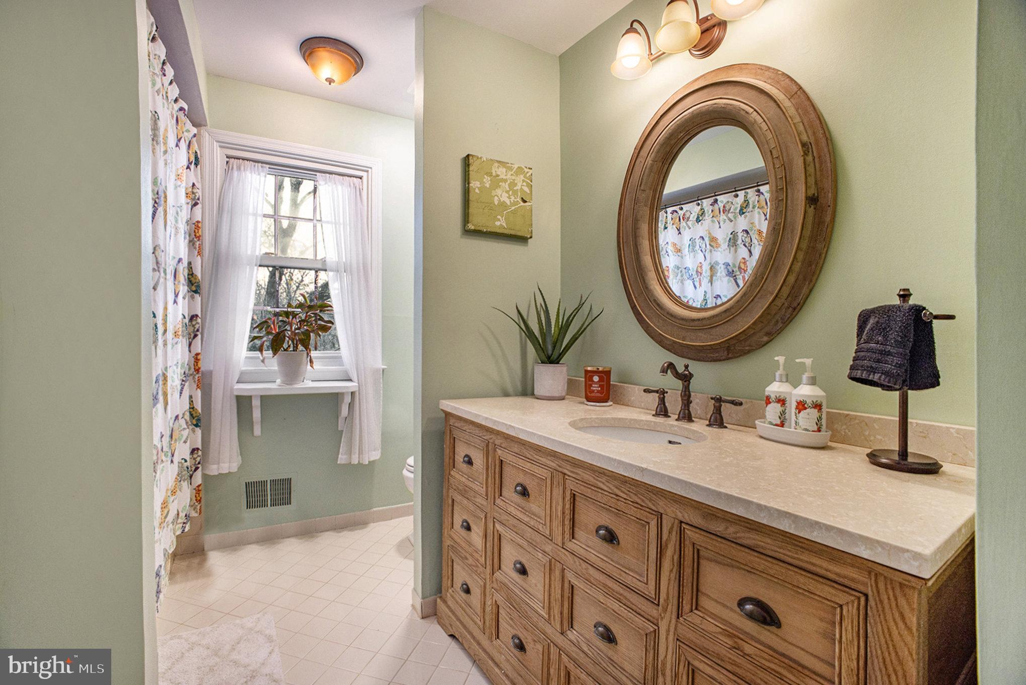 730 Thomas Jefferson Road Wayne, PA 19087 - Photo 25 of 50 Hall Bathroom