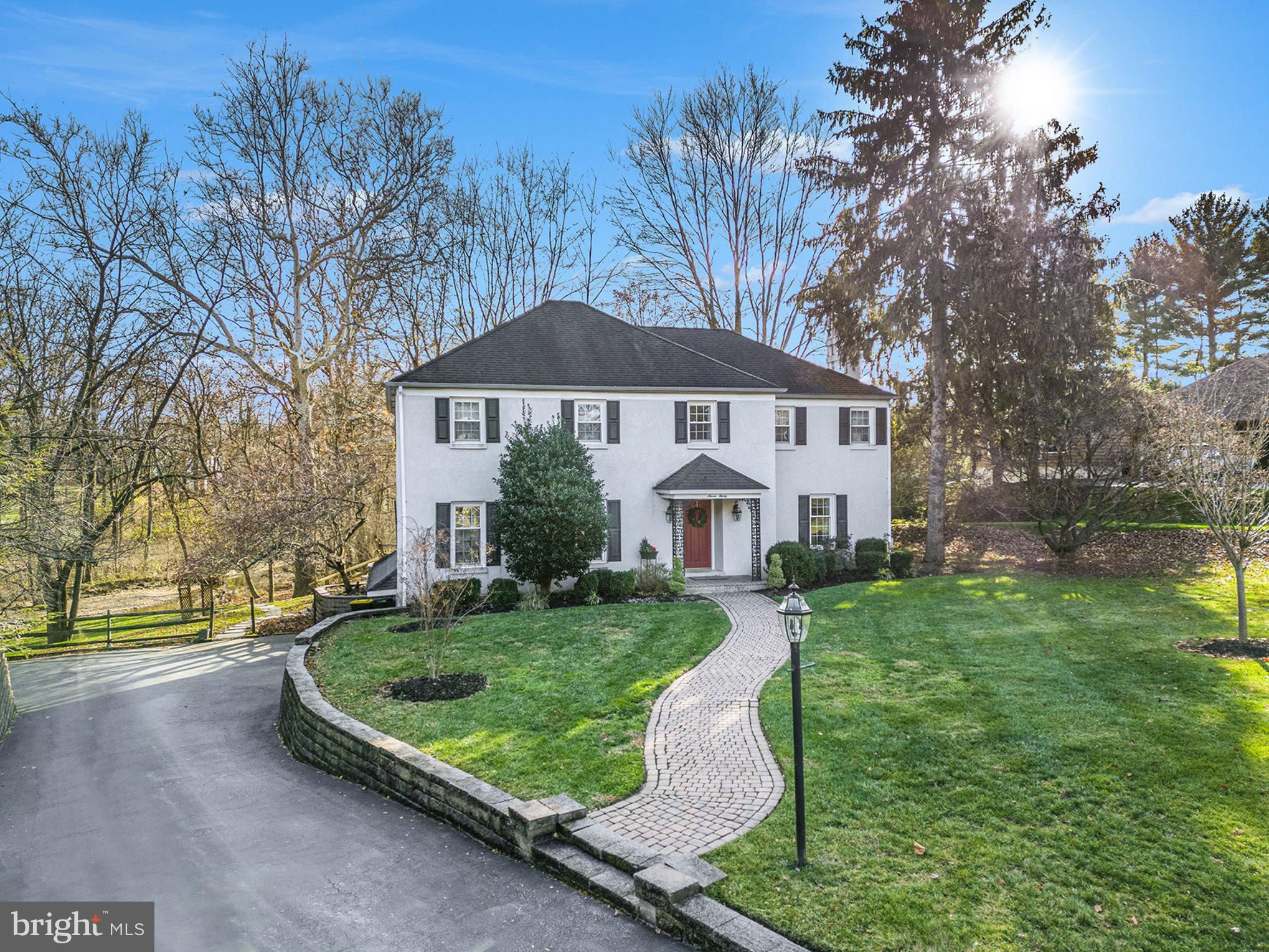 730 Thomas Jefferson Road Wayne, PA 19087 - Photo 4 of 50 Front of house with driveway