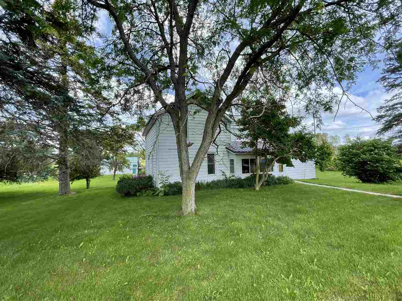 5015 East Dover Road Clare, MI 48617 - Photo 1 of 37 1890485.JPG