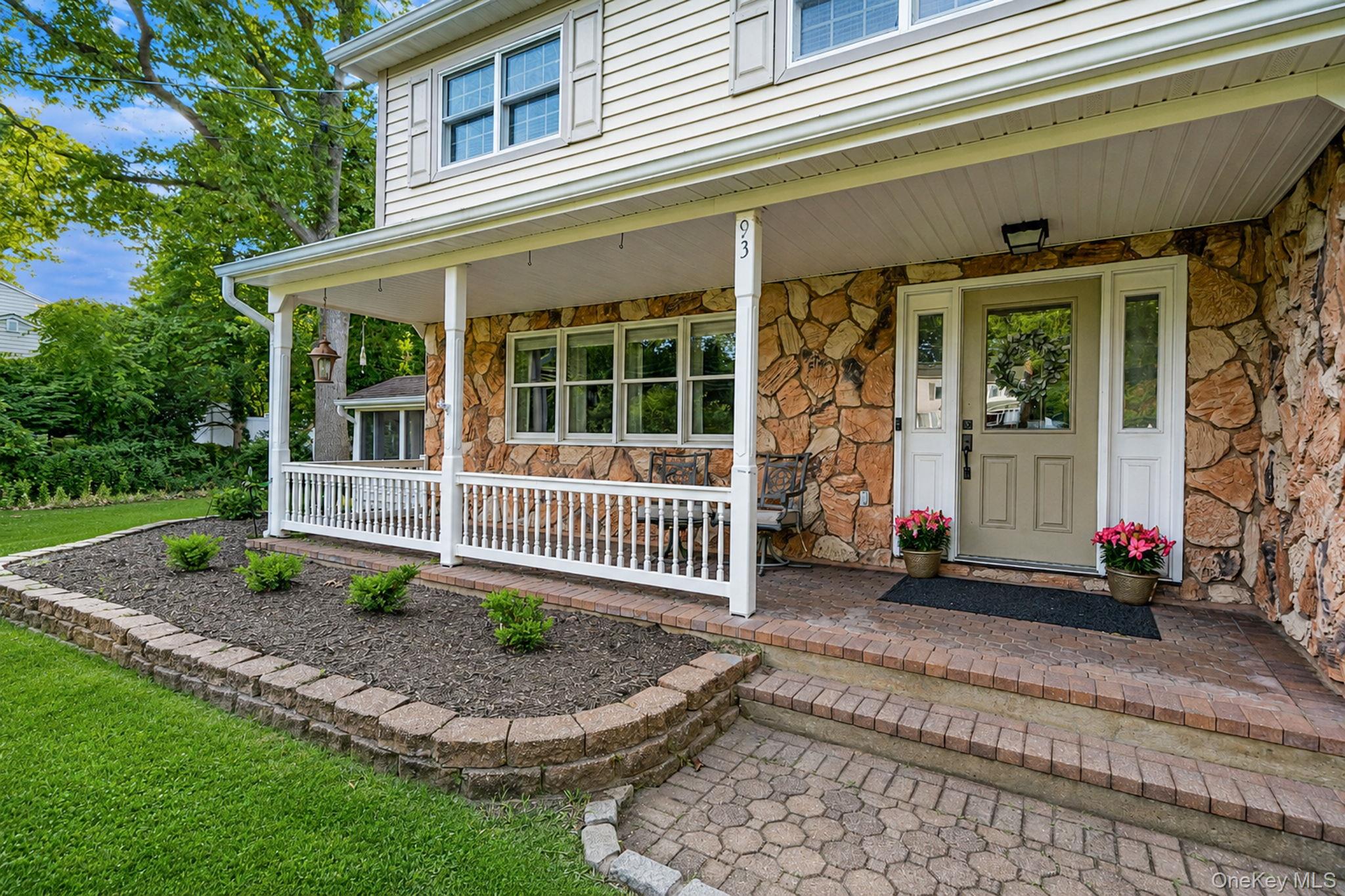 93 North Country Road Shoreham, NY 11786 - Photo 4 of 41