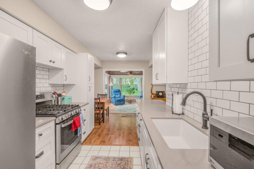 8771 Basswood Road Eden Prairie, MN 55344 - Photo 10 of 24