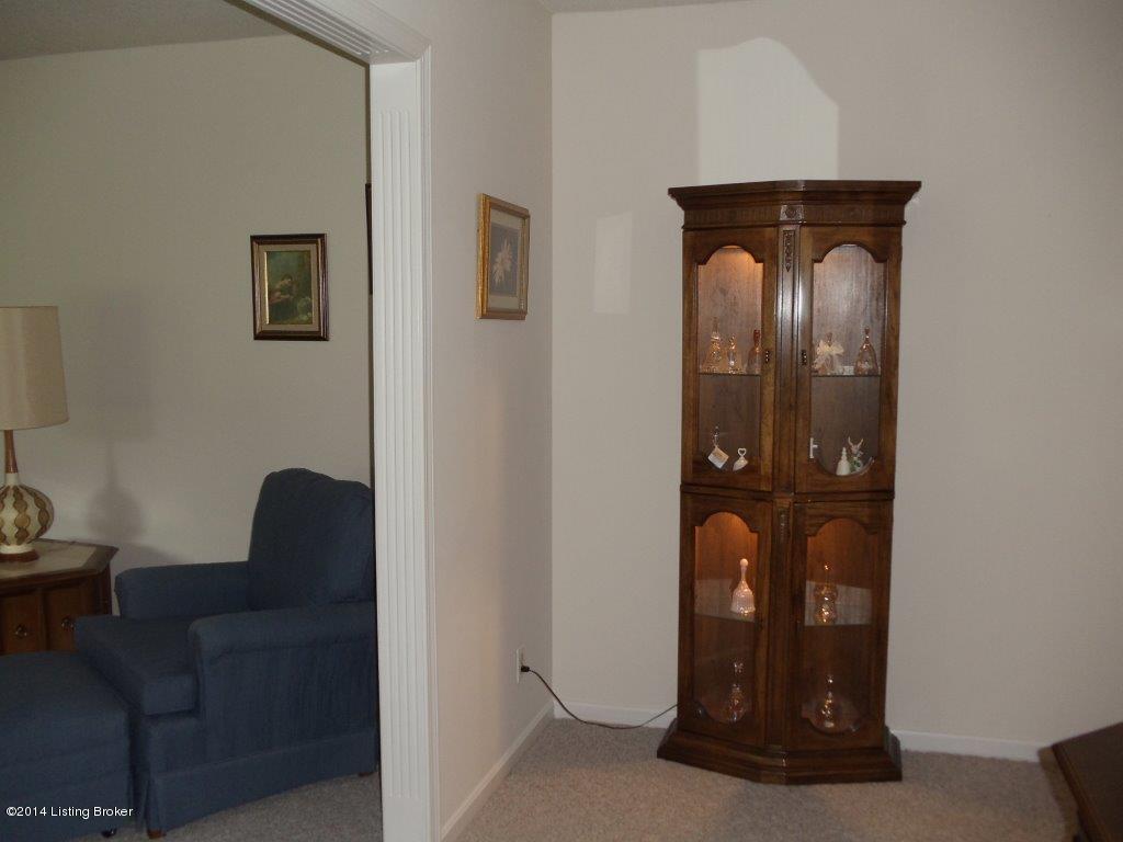 5500 Pendleton Road Louisville, KY 40272 - Photo 13 of 33 Pendleton formal dining
