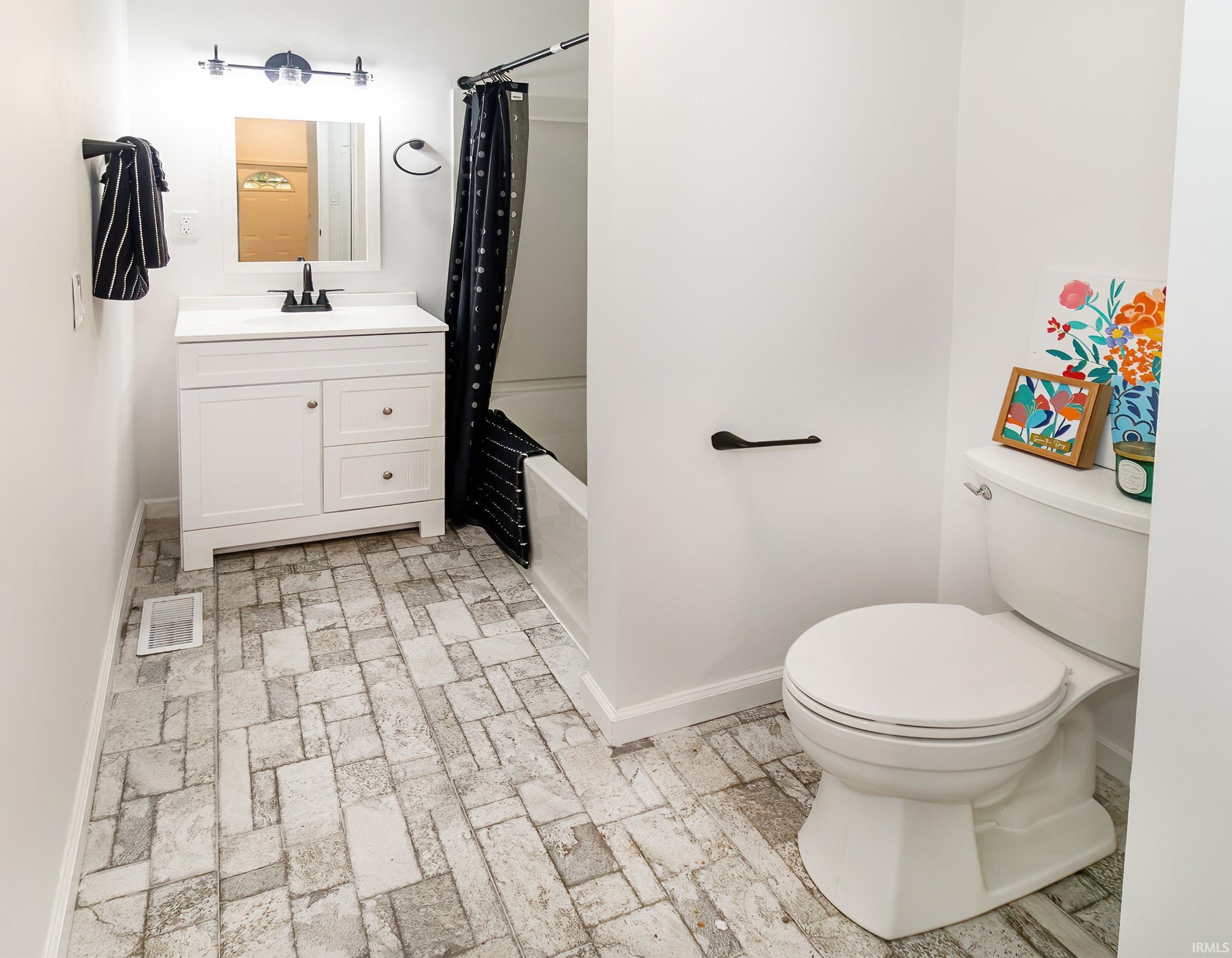 10306 Old State Road Evansville, IN 47711 - Photo 13 of 35