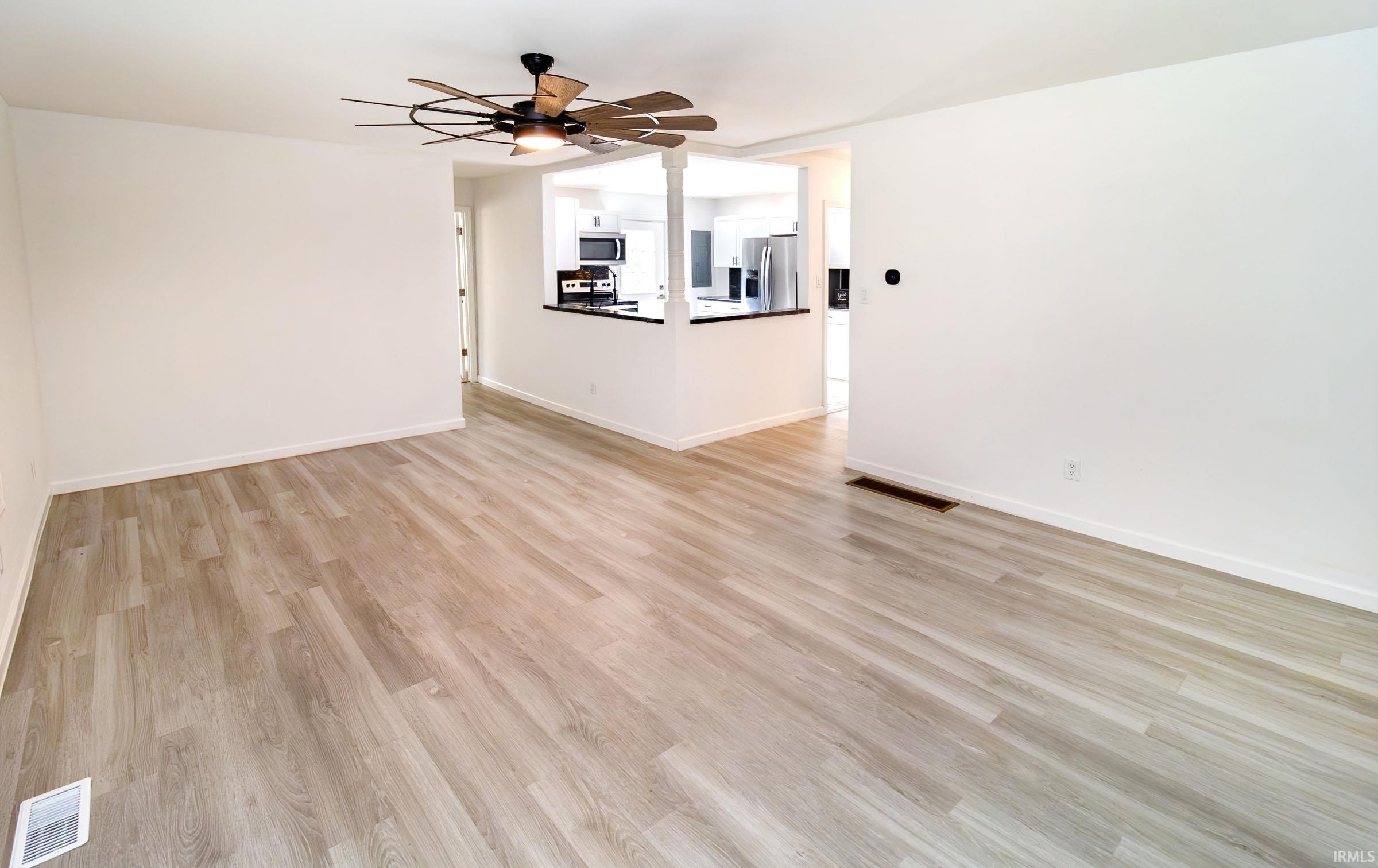 10306 Old State Road Evansville, IN 47711 - Photo 3 of 35