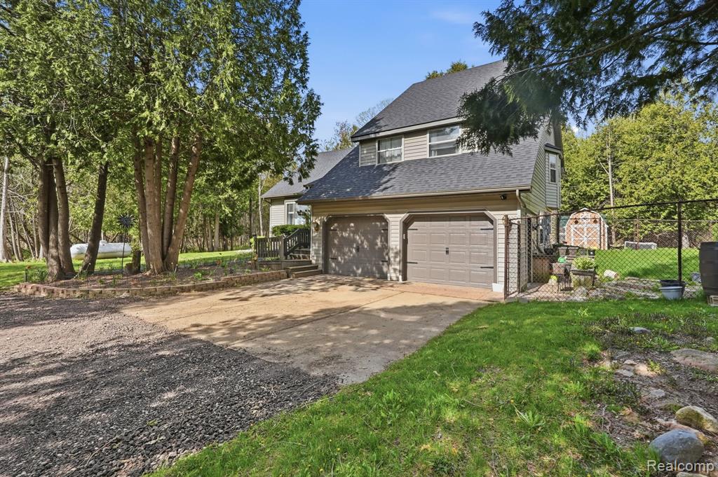 1615 North Five Lakes Road Lapeer, MI 48446 - Photo 2 of 36