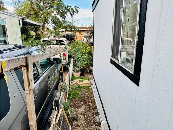 $170,000 | 18540 Soledad Canyon Road, Unit 27, Canyon Country, CA 91351