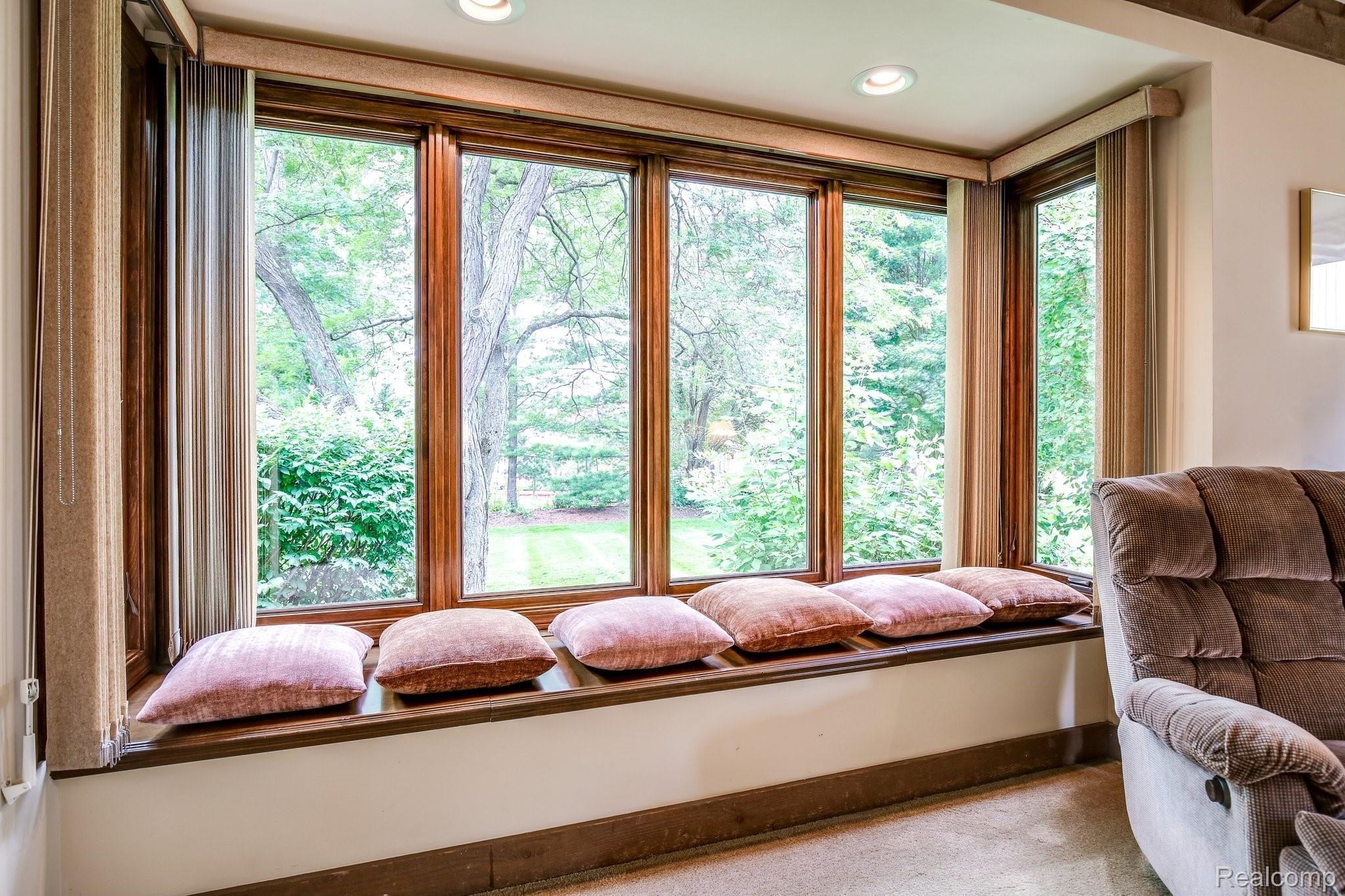 3427 Summit Ridge Drive Rochester, MI 48306 - Photo 13 of 30 View to backyard from bay window with seating