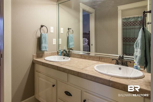 11554 Halcyon Loop Daphne, AL 36526 - Photo 23 of 35 Guest Bath