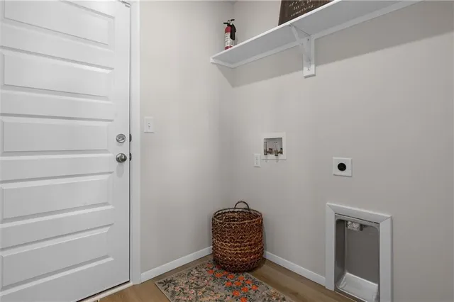 $296,335 | 2266 Rock Creek Drive, Tonganoxie, KS 66086