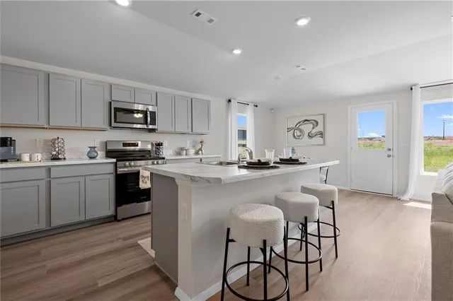 $296,335 | 2266 Rock Creek Drive, Tonganoxie, KS 66086