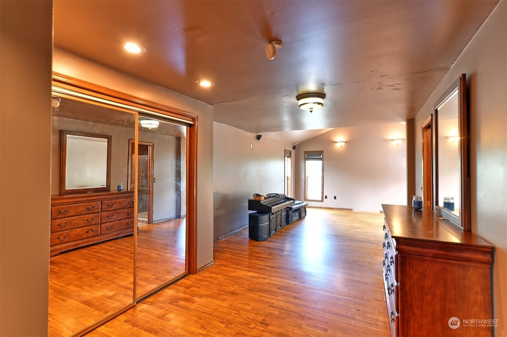 23720 Locust Way Bothell, WA 98021 - Photo 21 of 30 a view of a lobby area with wooden floor