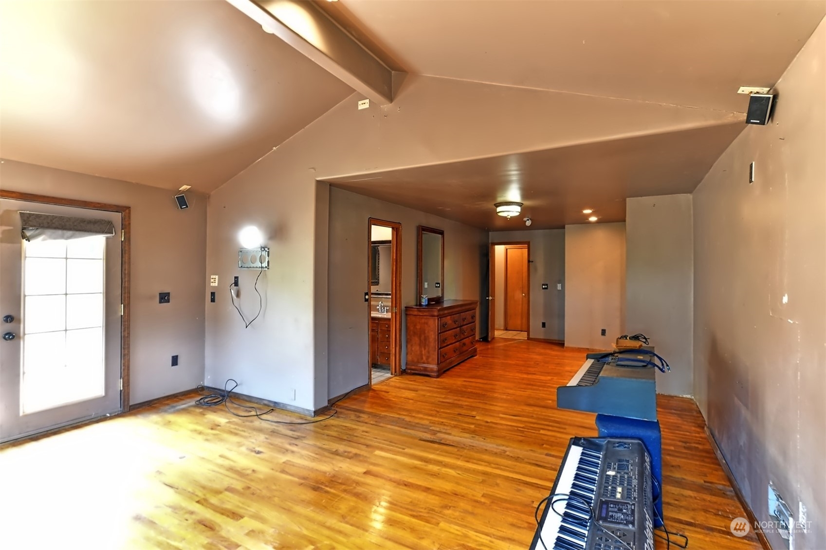 23720 Locust Way Bothell, WA 98021 - Photo 22 of 30 a view of swimming pool