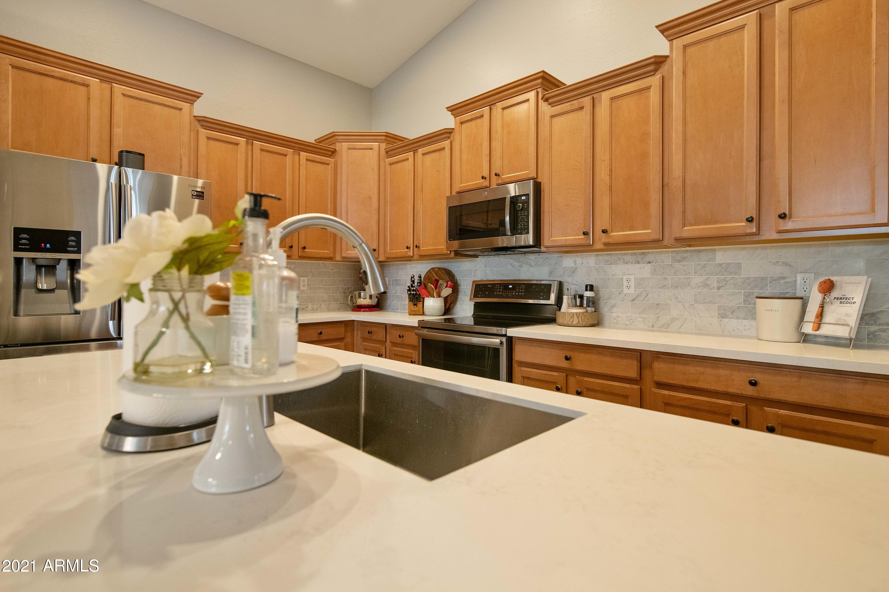 3114 South Martingale Road Gilbert, AZ 85295 - Photo 15 of 44 VLT_8148