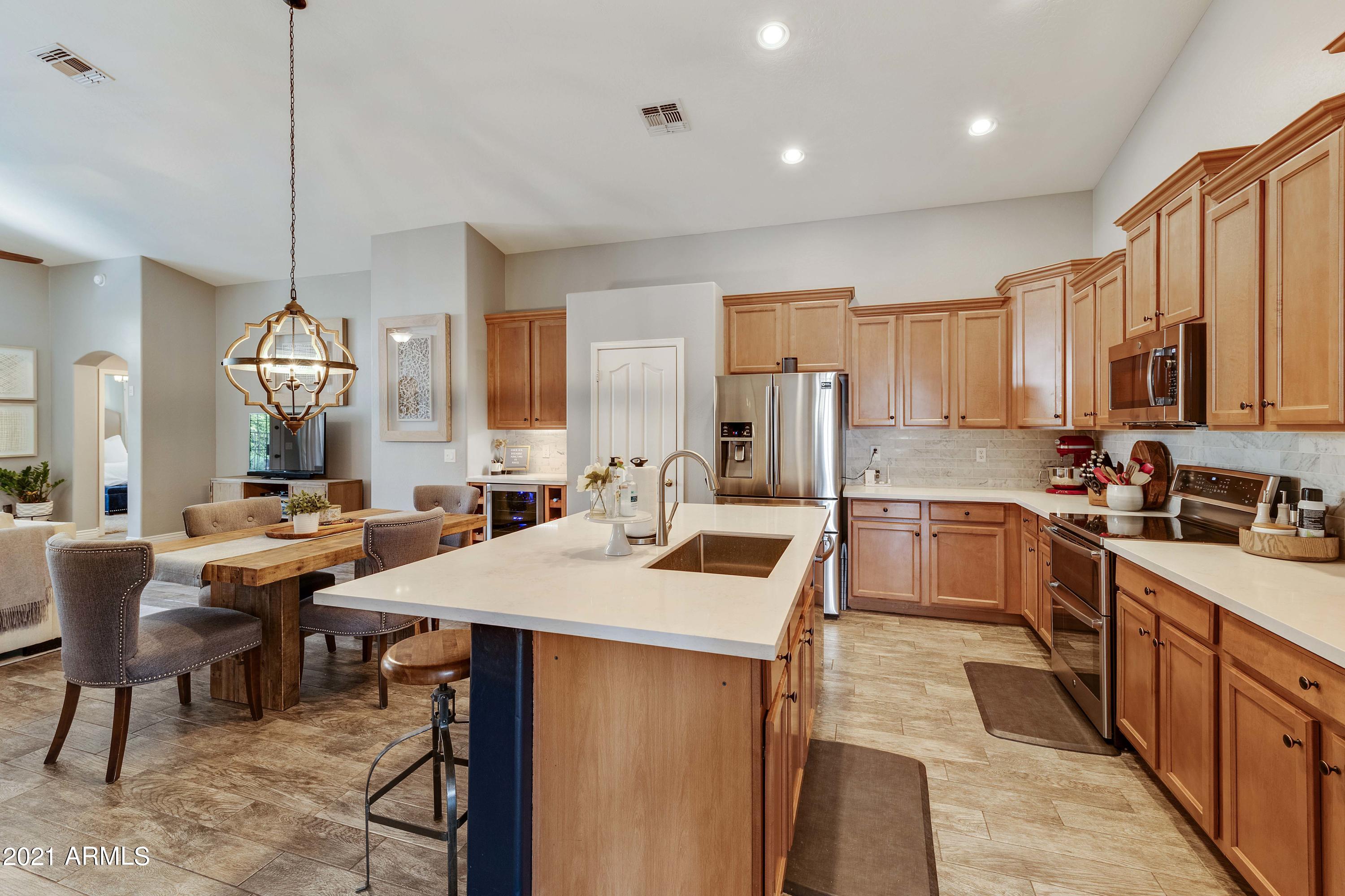 3114 South Martingale Road Gilbert, AZ 85295 - Photo 19 of 44 vlt_8169-vlt_8173