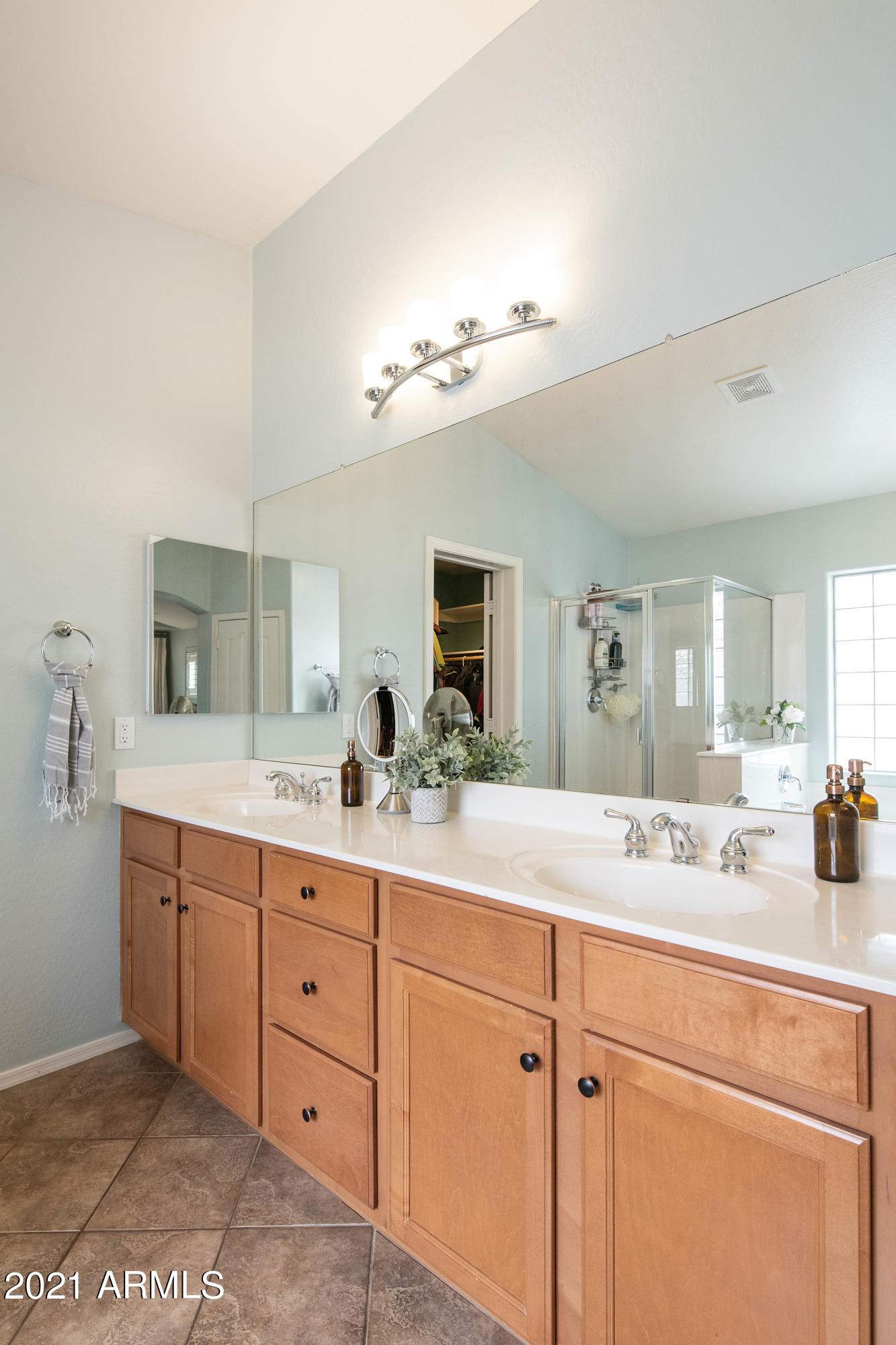 3114 South Martingale Road Gilbert, AZ 85295 - Photo 10 of 44 VLT_8137