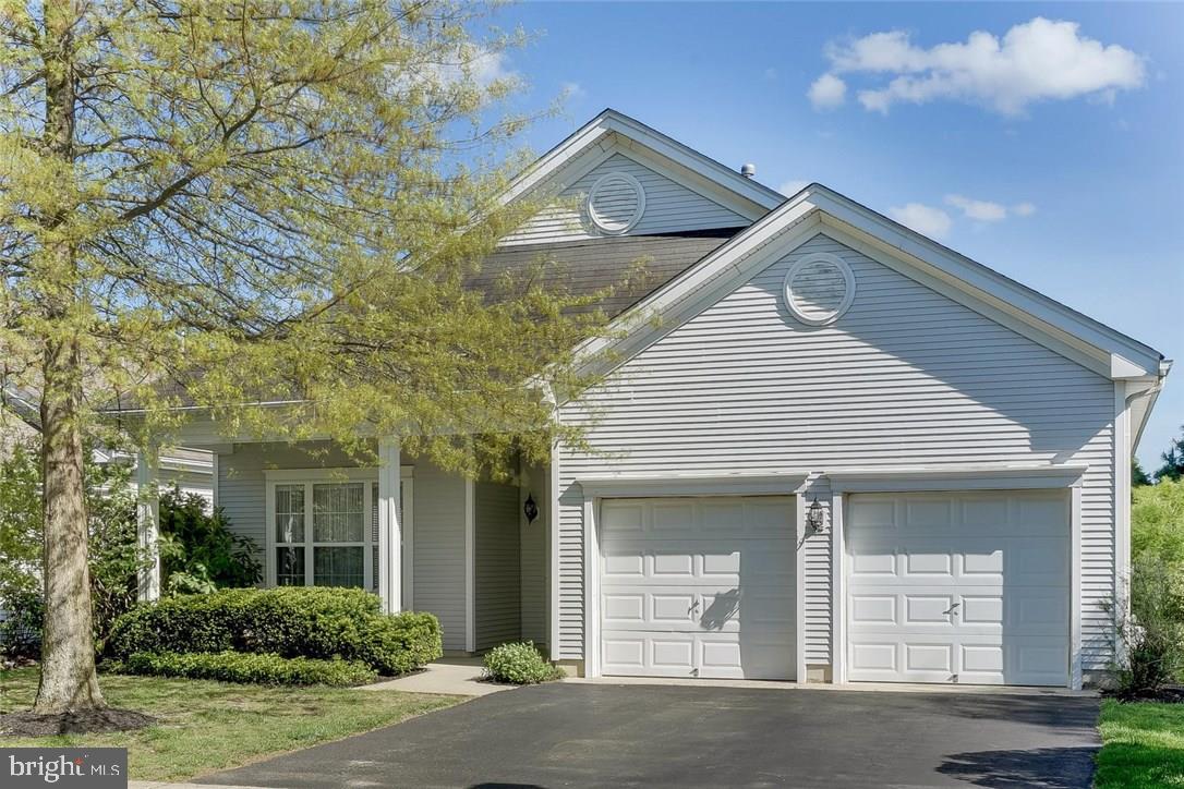 43 Silverside Road Lakewood, NJ 08701 - Photo 1 of 36 Gallery Image 1