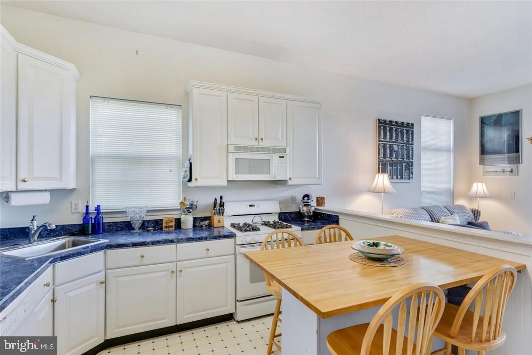 43 Silverside Road Lakewood, NJ 08701 - Photo 25 of 36 Gallery Image 25