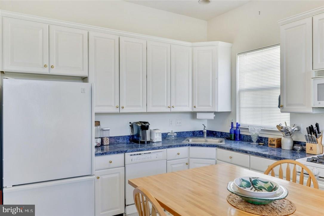 43 Silverside Road Lakewood, NJ 08701 - Photo 27 of 36 Gallery Image 27