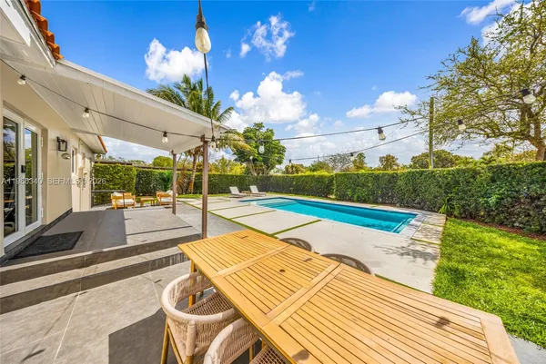 $4,500 | 172 Bentley Drive, Miami Springs, FL 33166