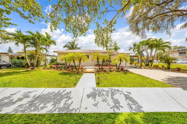 $4,500 | 172 Bentley Drive, Miami Springs, FL 33166