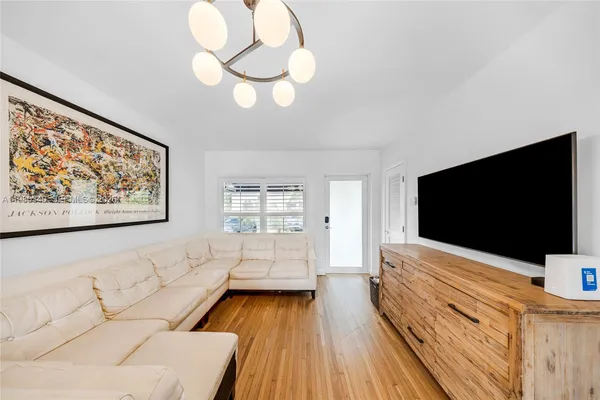 $4,500 | 172 Bentley Drive, Miami Springs, FL 33166