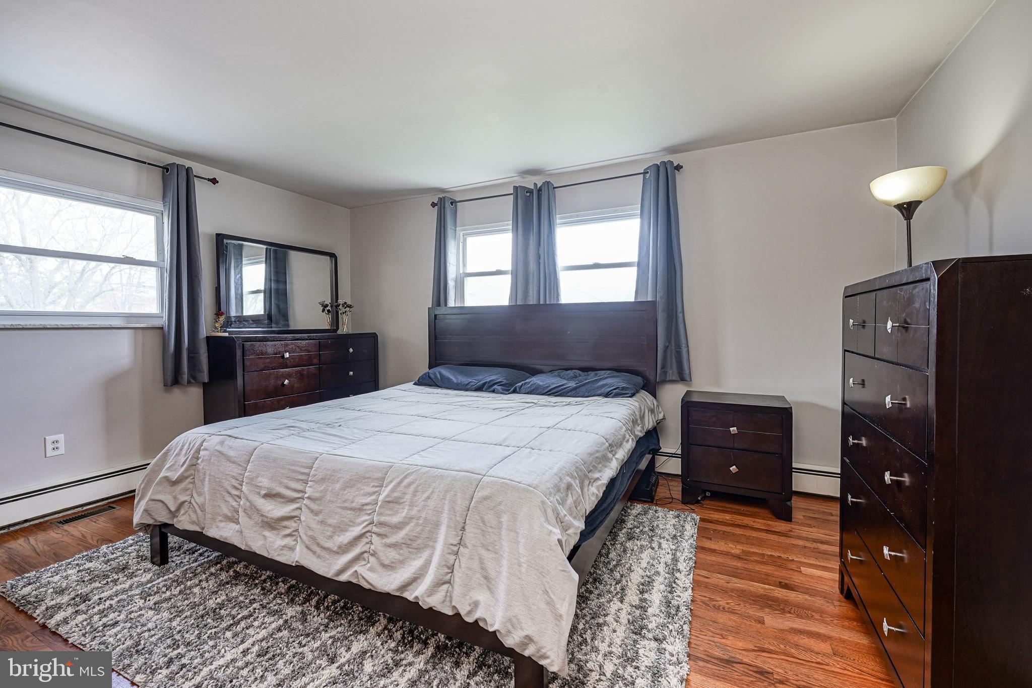 210 Rancocas Avenue Riverside, NJ 08075 - Photo 12 of 32 Large primary bedroom