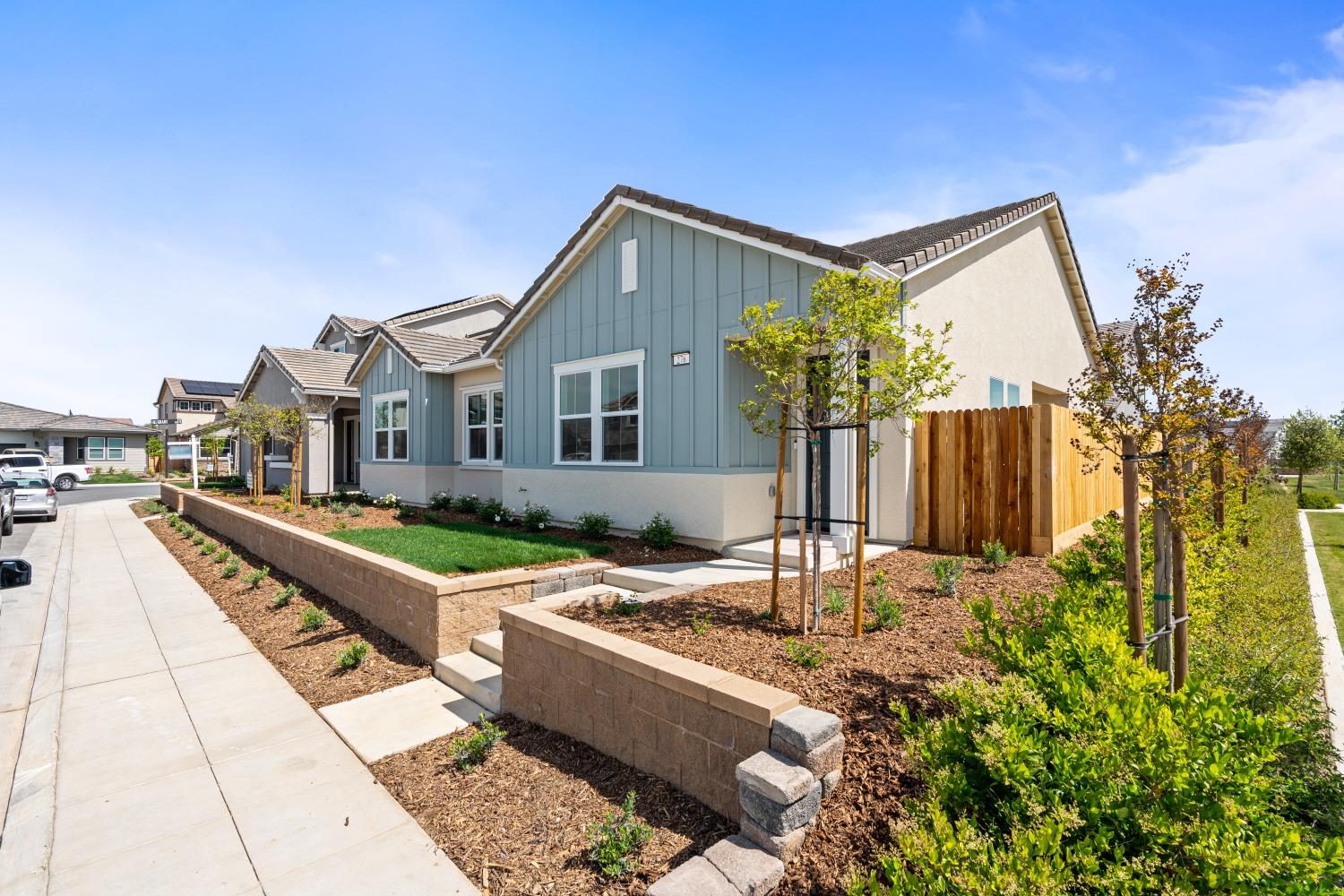 276 Huckleberry Lane South Madera, CA 93636 - Photo 3 of 32 a house view with a outdoor space