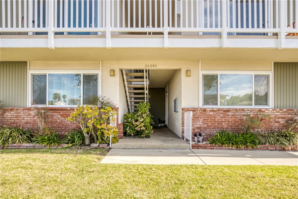 25246 Bigelow Road Torrance, CA 90505 - Photo 3 of 12