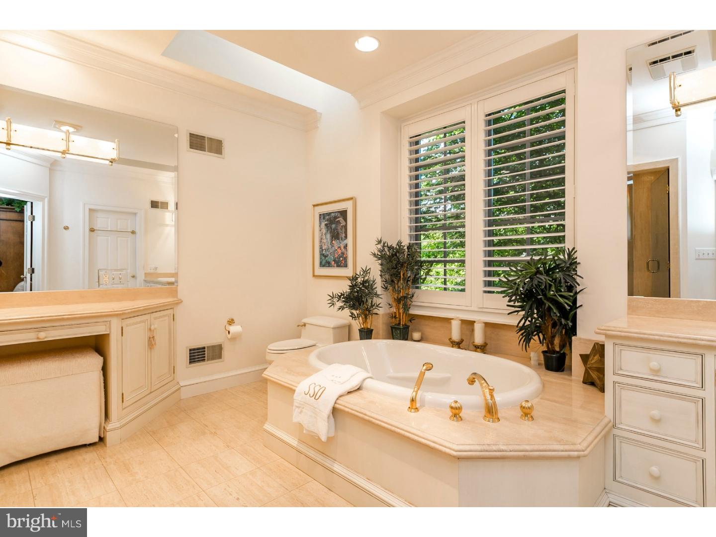 548 Merlin Road Phoenixville, PA 19460 - Photo 16 of 25 Master Bathroom