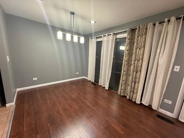 $2,250 | 5820 Wilshire Court, Unit C, Hanover Park, IL 60133