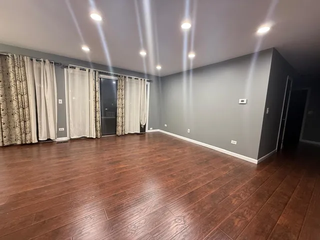 $2,250 | 5820 Wilshire Court, Unit C, Hanover Park, IL 60133