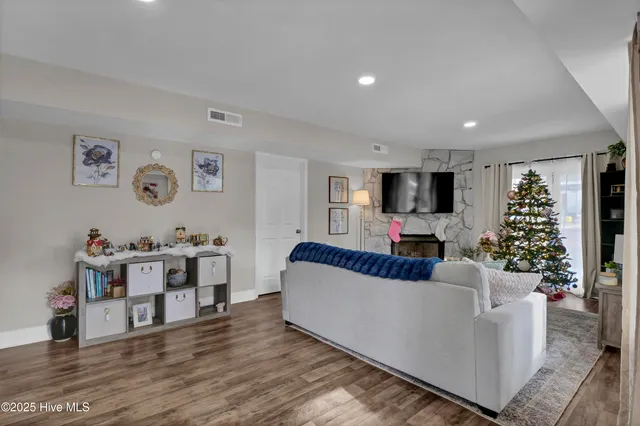 $342,500 | 1755 East Wilmington Street, Burgaw, NC 28425