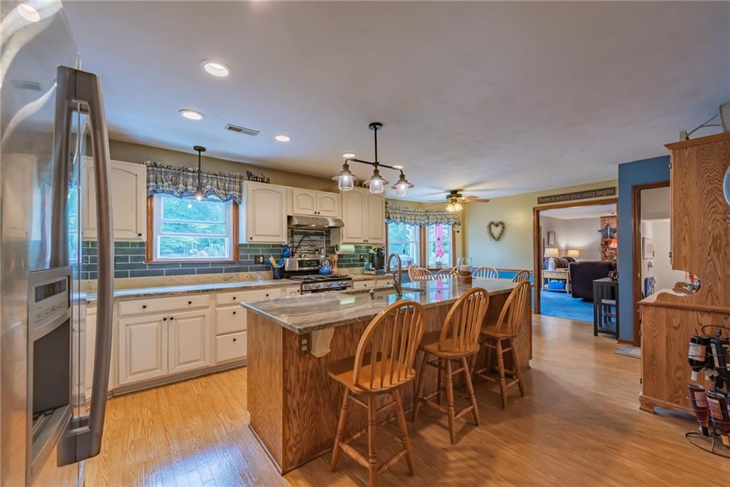 110 Rizzi Drive Irwin, PA 15642 - Photo 4 of 25 Gallery Image 4
