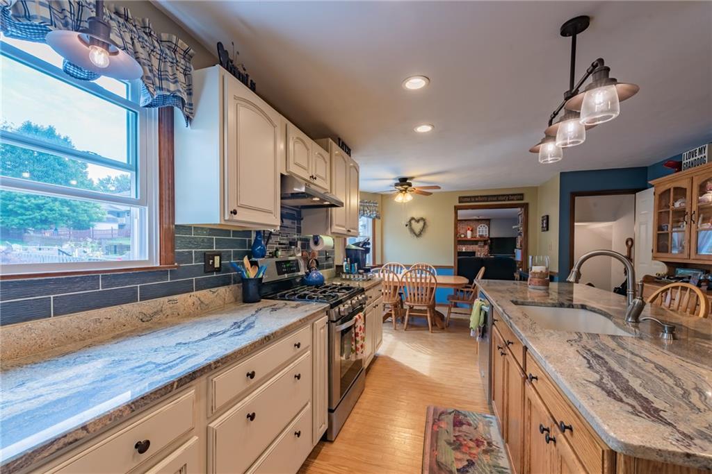 110 Rizzi Drive Irwin, PA 15642 - Photo 5 of 25 Gallery Image 5
